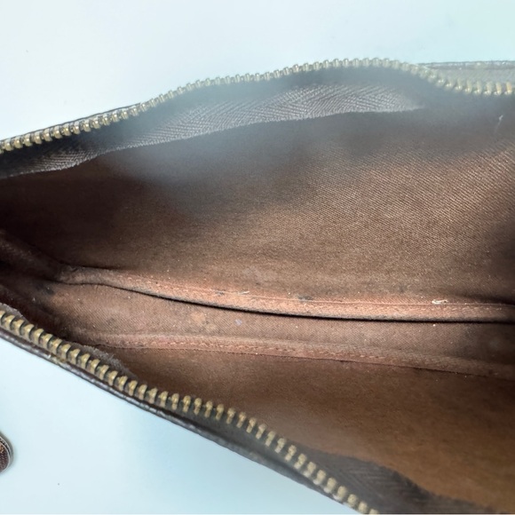 Louis Vuitton Monogram Clutch Pouch - Picture 5 of 9